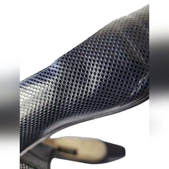 Stuart Weitzman  - Picture 6 of 9